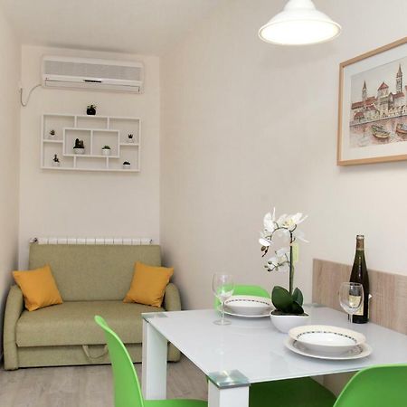 Apartments Viki Trogir Exterior foto