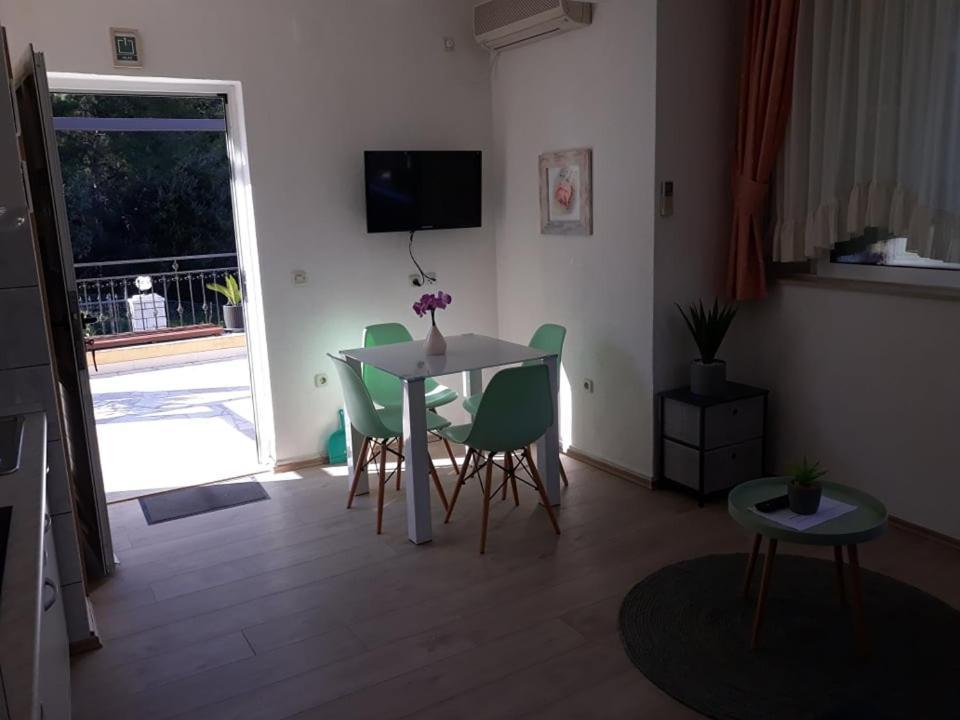 Apartments Viki Trogir Exterior foto