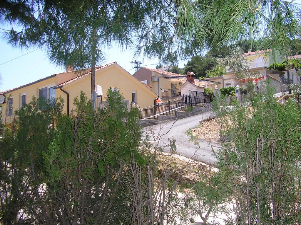 Apartments Viki Trogir Exterior foto