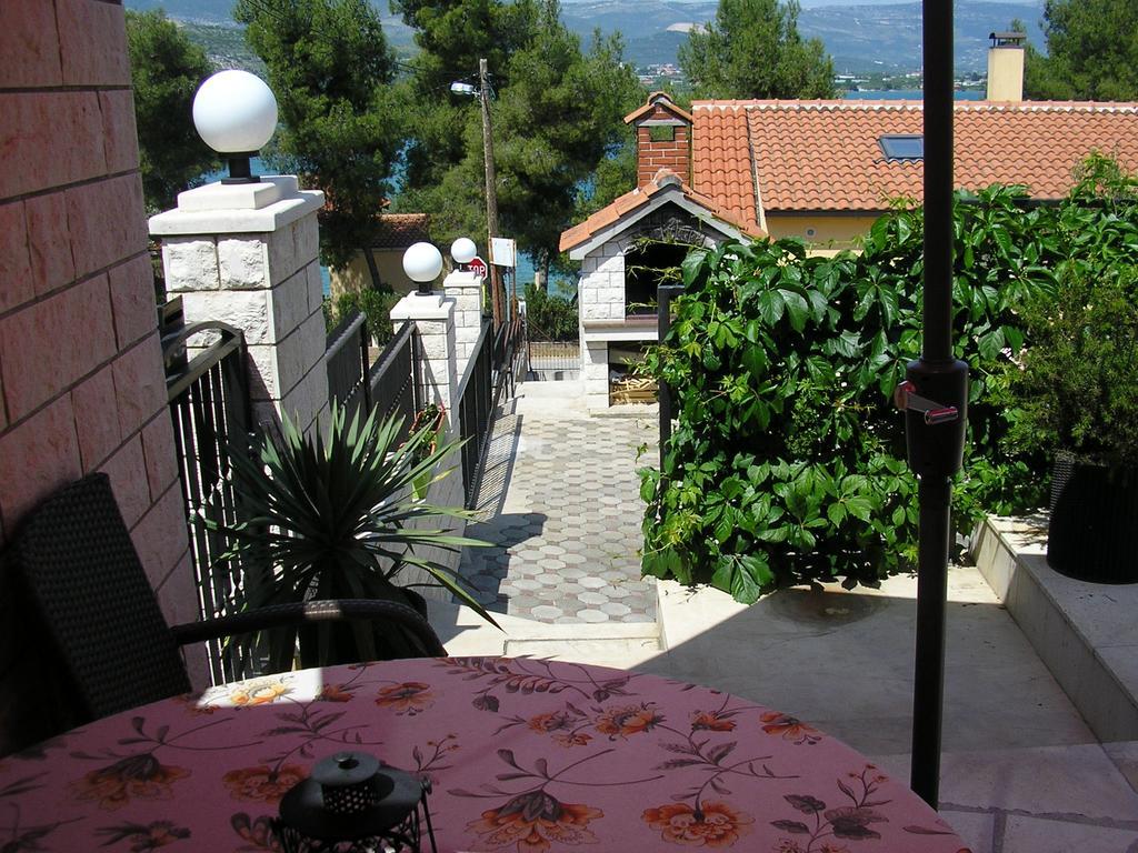 Apartments Viki Trogir Exterior foto