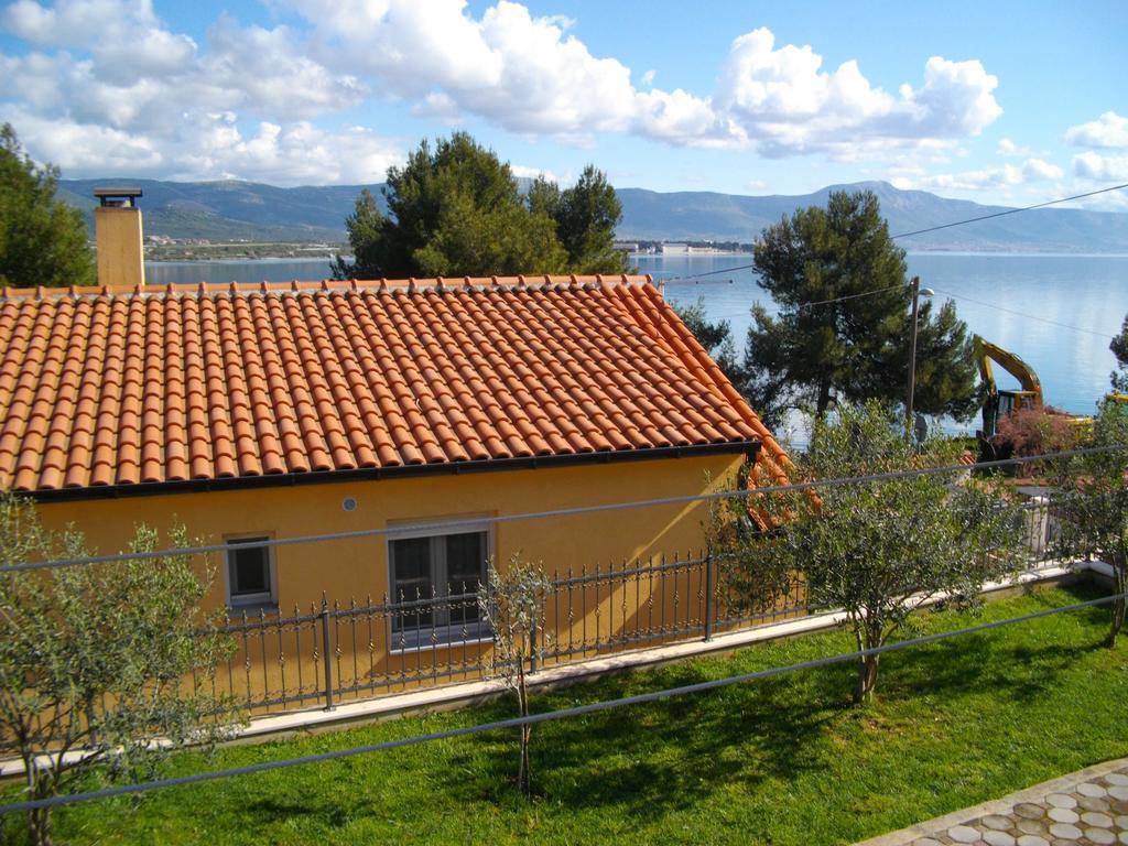 Apartments Viki Trogir Exterior foto