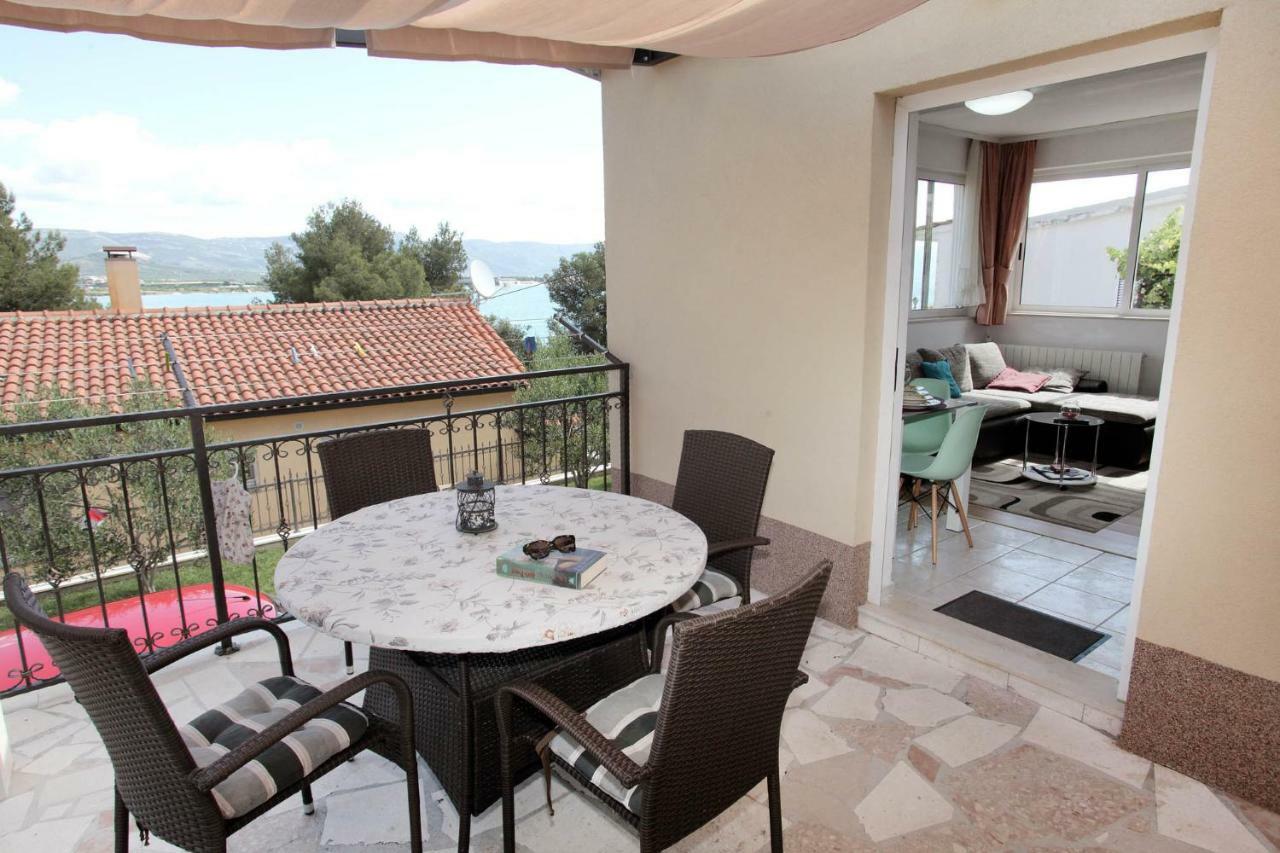Apartments Viki Trogir Exterior foto